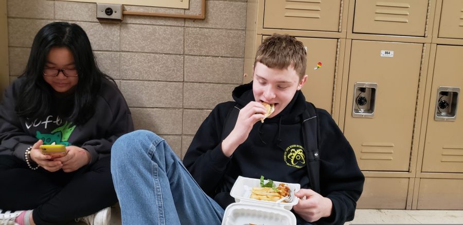 What if Jay’s hamburgers were made of solein? Taking a bite out of his deluxe hamburger, Evan Rothstein ’21 (pictured on the right), contemplates this question.