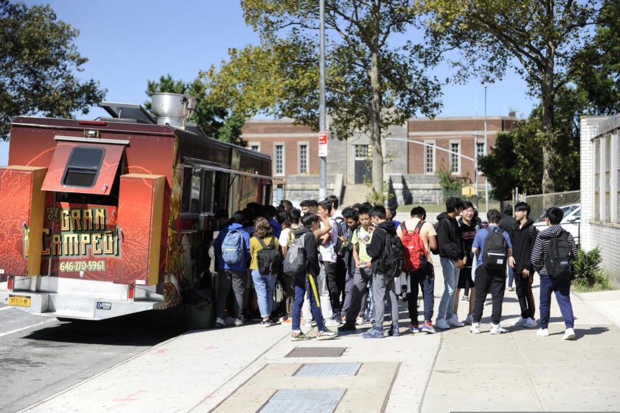 For many students, buying food from the food truck is the only time that they use cash “When I visit the food truck, I use cash because they won’t accept credit cards,” Ben Zakharov ’21 said.