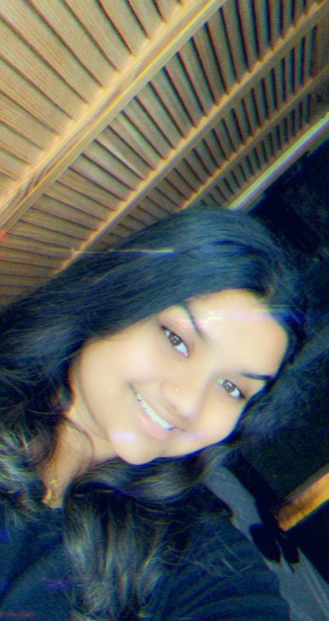 Shormi Anwar ’24 said that using filters “really upset me, because I would say to myself, ‘My jawline looks so good, my lashes look so full, and my skin color looks so good.’ Slowly, these filters started making me have problems with my unique features.”
