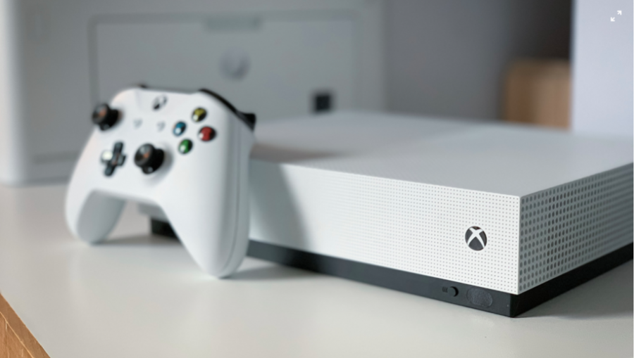 The+newly+released+XBOX+features+a+slick+white+design.