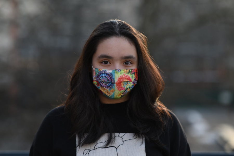At Bronx Science, there is a hodgepodge of masks: surgical, KN95, KF94, cloth, and KN95 – with surgical, cloth with surgical, etc. A student survey that I conducted of sixteen individuals across grades, revealed taht 62.5% of students wore surgical masks in September 2021. The remaining 37.5% was divided into three equally divided groups of KN95, KF94, and surgical. By January 2022, as omicron surged, the surgical percentage had decreased to fifty, and the percent of KN95 wearers doubled. 