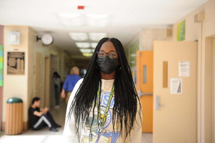 Jadyn Sinclair ’25 chooses to continue to wear her mask at Bronx Science. 