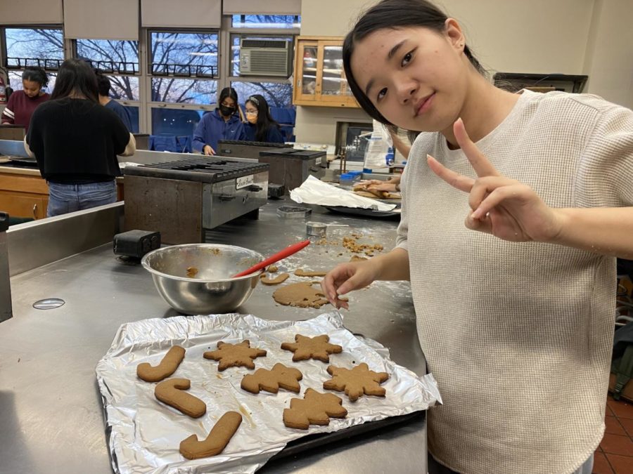 Baking+club+lets+students+let+go+of+stress-+and+perfectionism.+Anika+Hong+%E2%80%9824%2C+says+that+even+if+her+baked+goods+dont+turn+out+perfectly%2C+she+enjoys+the+process.