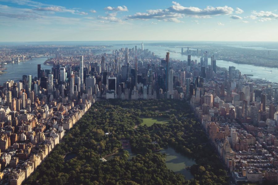 An+impressive+843+acres+of+green+carved+out+of+the+middle+of+Manhattan%2C+Central+Park+is+the+largest+public+park+in+the+borough+and+the+fifth+largest+in+New+York+City.+