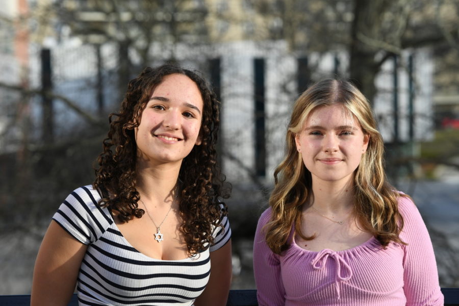 Here are the 2023 Bronx Science Shakespeare Competition winner Nava Litt ’25 (at left) and runner-up Lucy Beaubien-Paulson ’26 (at right). Both Litt and Beaubien-Paulson are fans of Shakespeare’s work. Litt said, “I think Shakespeare is unique in his ability to depict and express such a vast range of human emotion so capably and realistically.”