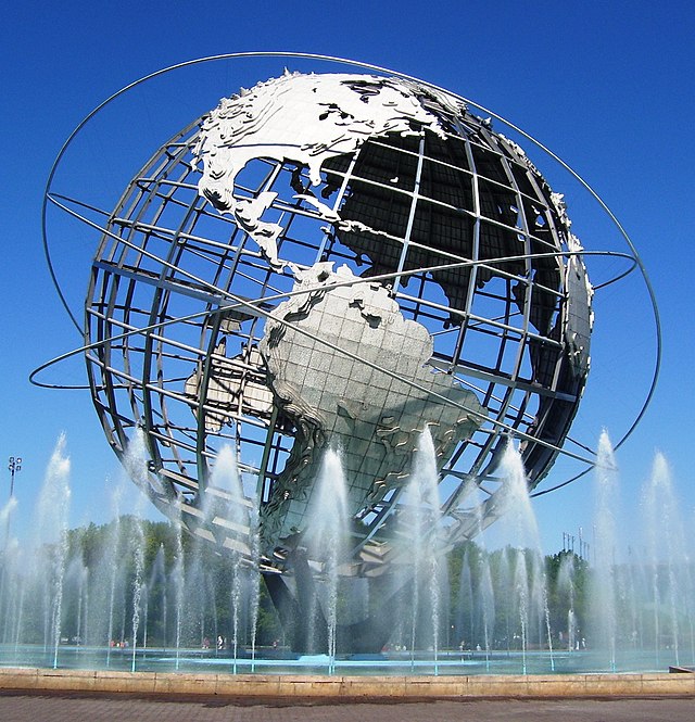 The+Unisphere+is+one+of+the+few+structures+that+remained+in+the+park+following+the+end+of+the+1964+New+York+Worlds+Fair.+Today%2C+the+Unisphere+is+still+an+iconic+symbol+of+not+only+Corona+Park%2C+but+also+of+the+entire+borough+of+Queens.+%28Photo+Credit%3A+Beyond+My+Ken%2C+CC+BY-SA+4.0+%2C+via+Wikimedia+Commons%29