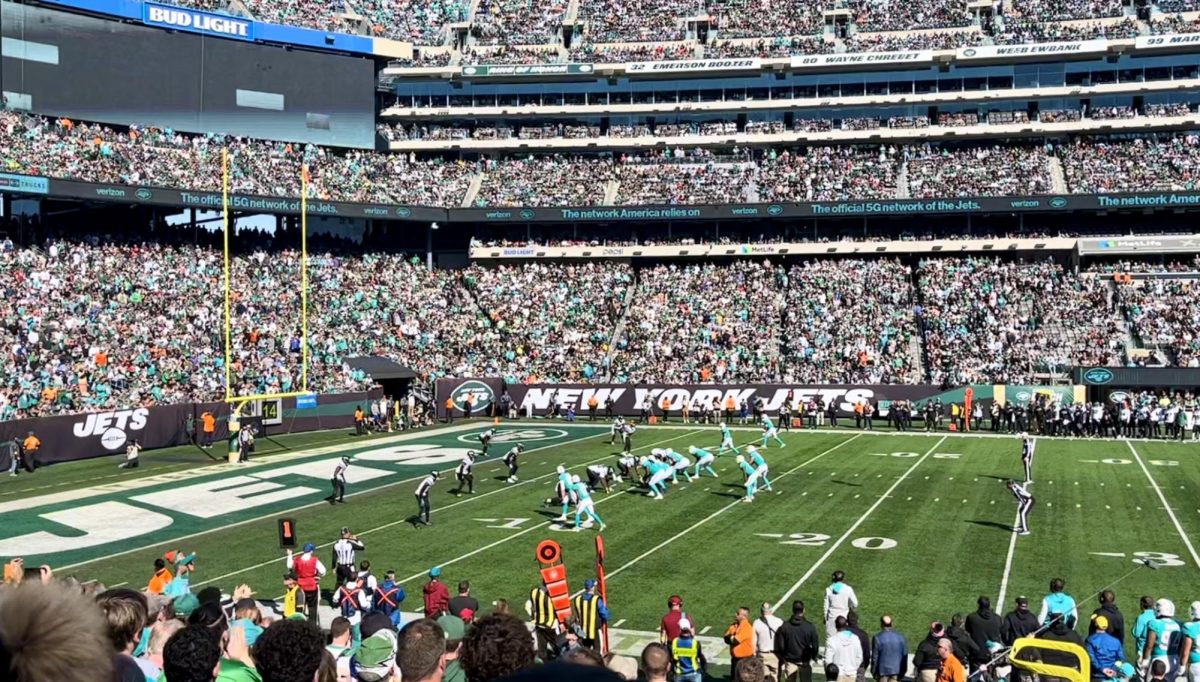Metlife Stadium is the largest one in the NFL, with a capacity of 82,500 people. It holds 25,100 fewer fans than College Football’s largest stadium, Michigan Stadium.