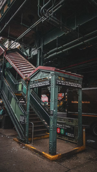 The Simpson Street station in the Bronx is located in Longwood, a neighborhood that’s not really known for its safety. However, in recent years, the neighborhood has been going through a revitalization. (Photo Credit: Alberto Gasco / Unsplash)

