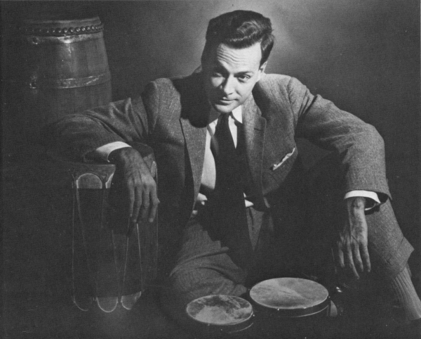 When he wasn’t busy hashing out quantum theories, Feynman was playing the bongos and singing praises to orange juice. Feynman often played them in the pit orchestra in student musicals at Caltech that made him wildly popular. (Unknown author, Public domain, via Wikimedia Commons)