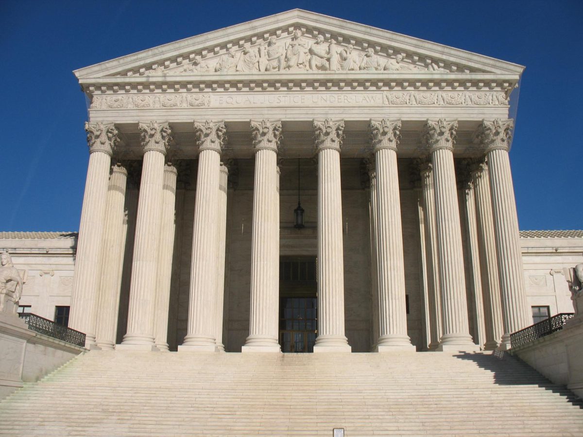 Here+is+the+U.S.+Supreme+Court+Building%2C+an+enduring+symbol+of+justice%2C+where+pivotal+First+Amendment+cases+like+Brandenburg+v.+Ohio+%281969%29+and+Tinker+v.+Des+Moines+%281969%29+were+decided.+These+landmark+rulings+defined+the+limits+of+speech+intended+to+incite+violence+and+protected+student+expression+in+schools%2C+respectively%2C+illustrating+the+Courts+crucial+role+in+interpreting+free+speech+rights.+%28Photo+Credit%3A+Photo+by+Mr.+Kjetil+Ree.%2C+CC+BY-SA+3.0+%2C+via+Wikimedia+Commons%29