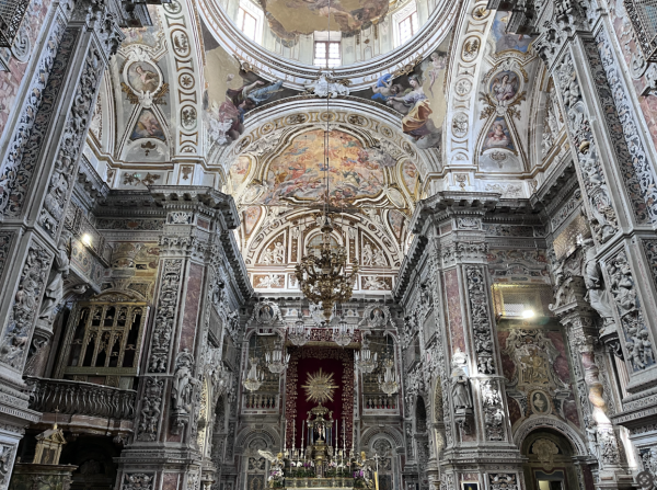  The Church and Monastery of Santa Caterina embody Baroque architecture, with intricate detailing and ornate fixtures. 
