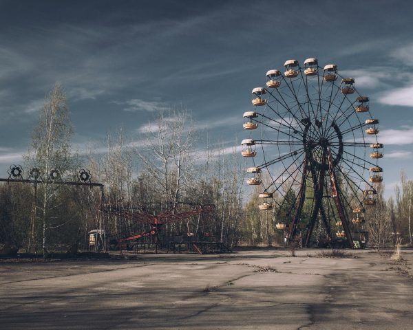 Chernobyls ferris wheel serves as a striking reminder of what the city once was. (Photo Credit: Mads Eneqvist / Unsplash)