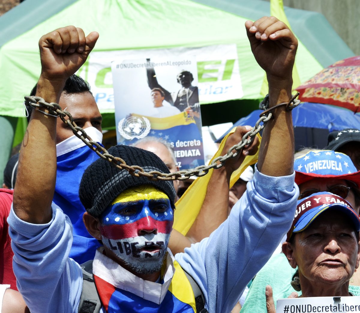 Anti-Maduro protests have been common in Venezuela since 2014, when a wave of political demonstrations and civil insurrections took place, mainly in opposition to Maduro’s government. Over a decade has passed since this photo was taken on October 28th 2014, and the Venezuelan people are still fighting to escape Maduro’s grip. (Photo Credit: Carlos Díaz, CC BY 2.0 , via Wikimedia Commons)
