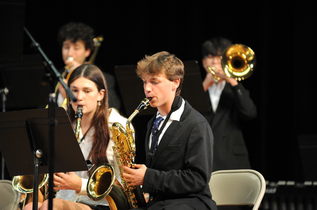 Nina Shadrin ’26 and Samuel Sesquin ’28 play saxophone in the Jazz Band.